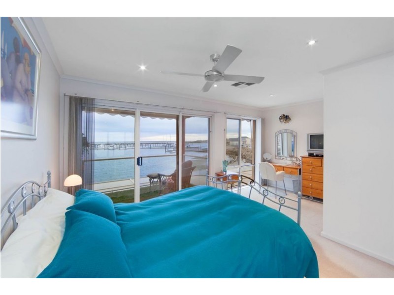 1/2 Cooroyba Court, North Haven SA 5018