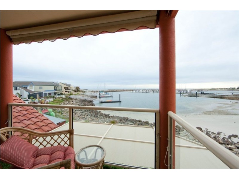 1/2 Cooroyba Court, North Haven SA 5018