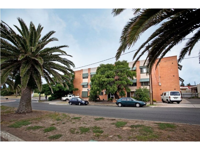4/23 Military Road, West Beach SA 5024