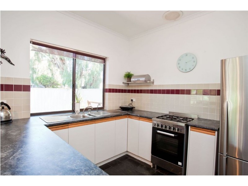 2/25 White Street, Henley Beach SA 5022