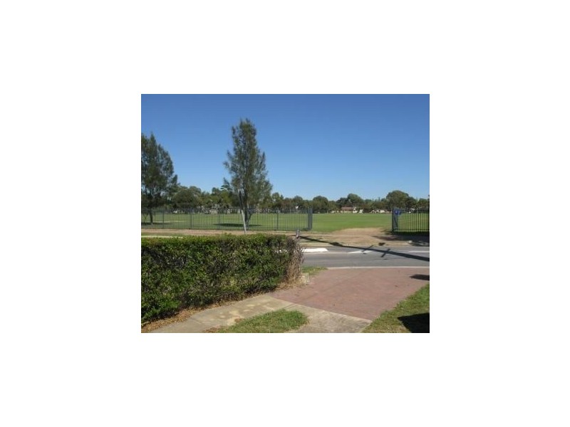 2 Mitton Avenue, Henley Beach South SA 5022