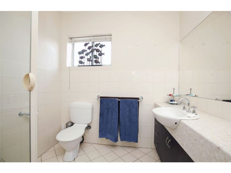 13/4 Bristol Place, Glenelg SA 5045