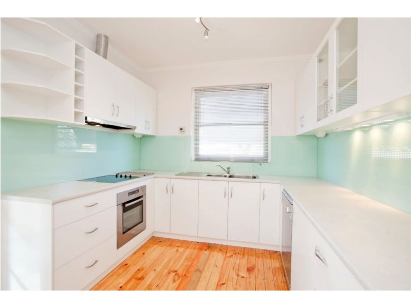 106 Military Rd, Henley Beach SA 5022