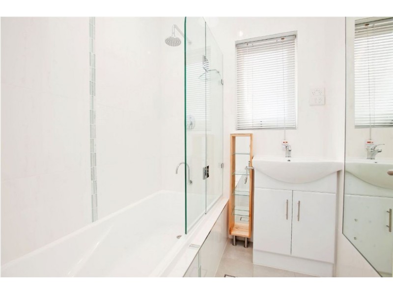 106 Military Rd, Henley Beach SA 5022