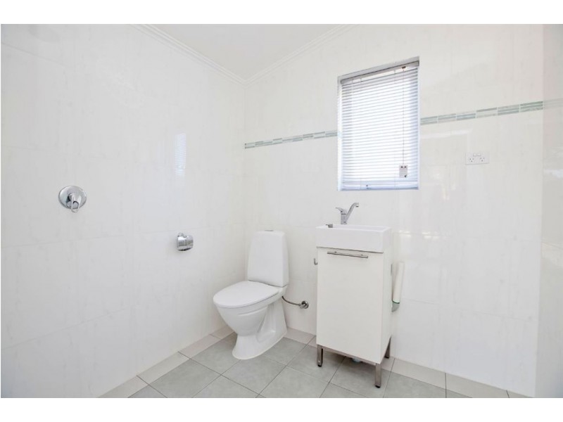 106 Military Rd, Henley Beach SA 5022