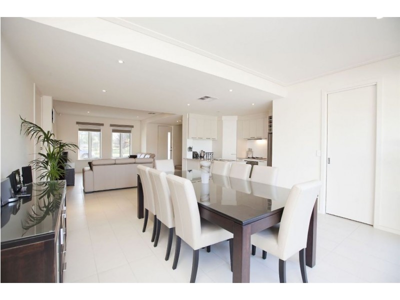 2/18 Kincaid Rd, Henley Beach SA 5022