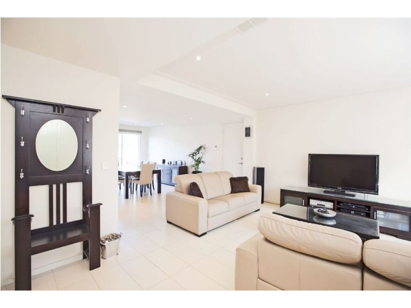 2/18 Kincaid Rd, Henley Beach SA 5022