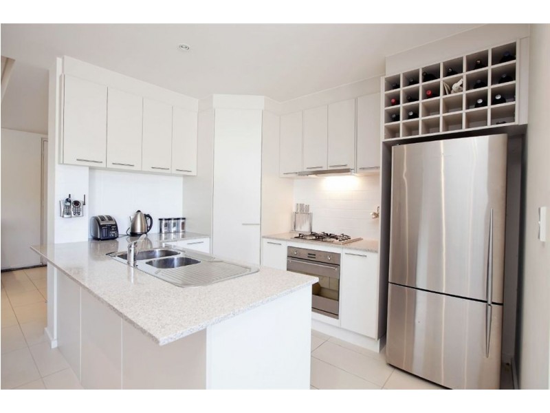 2/18 Kincaid Rd, Henley Beach SA 5022