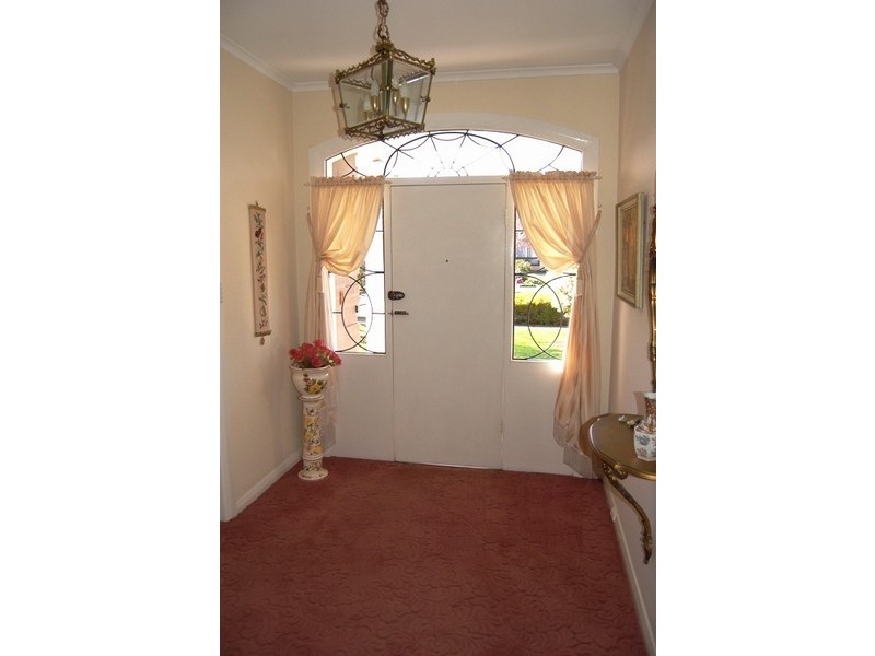 1 Meredith Avenue, Fulham SA 5024