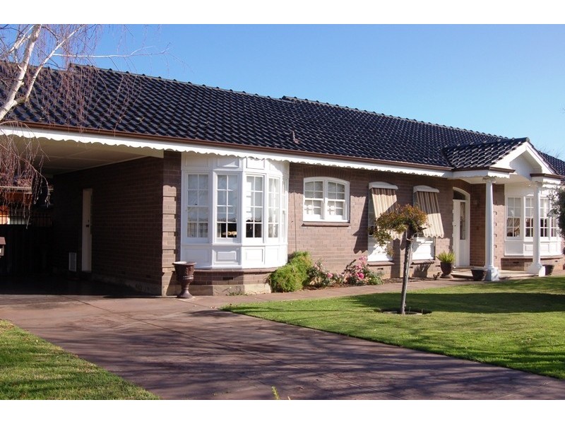 1 Meredith Avenue, Fulham SA 5024