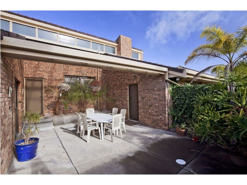 14 Sir John Marks Drive, West Lakes SA 5021