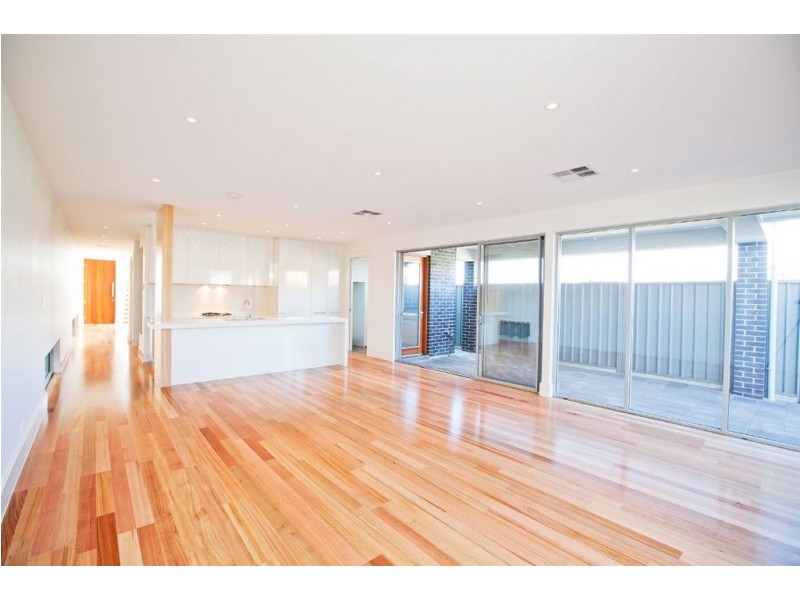 10 Paruna Road, Henley Beach SA 5022