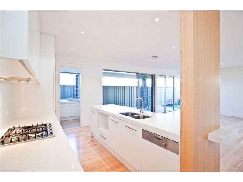 10 Paruna Road, Henley Beach SA 5022