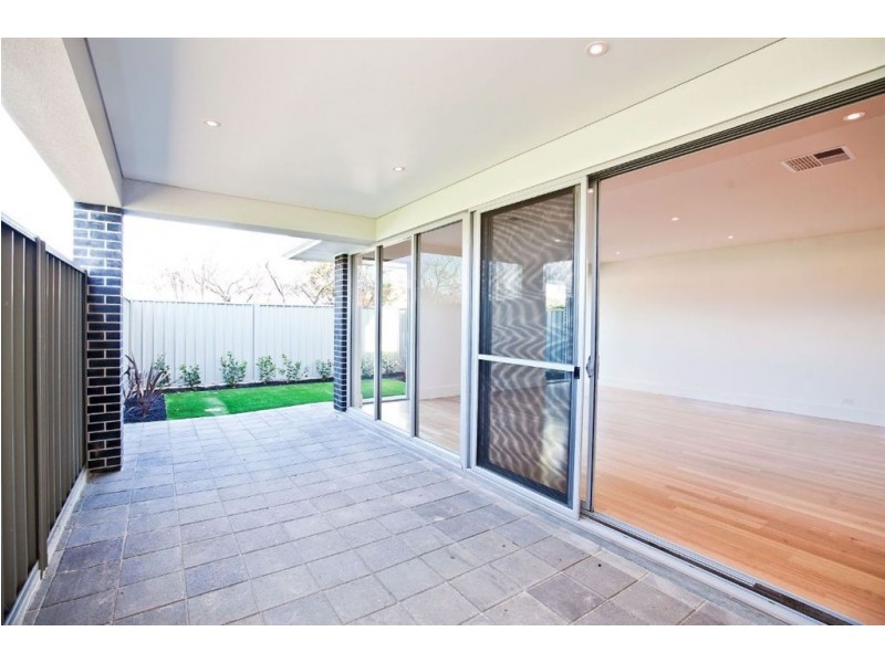 10 Paruna Road, Henley Beach SA 5022