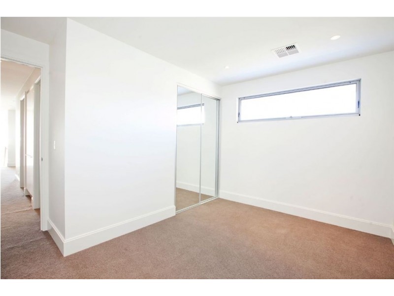 10 Paruna Road, Henley Beach SA 5022