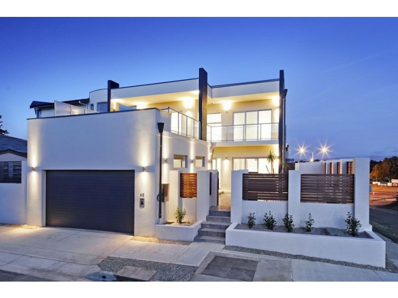 42 Seaview Road, Tennyson SA 5022