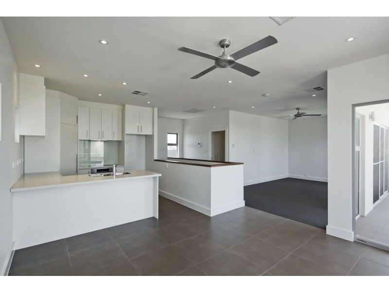 42 Seaview Road, Tennyson SA 5022