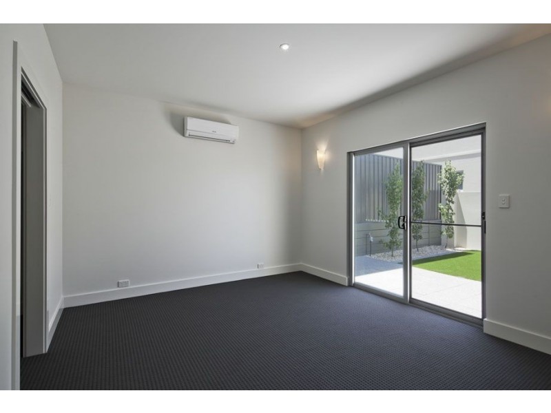 42 Seaview Road, Tennyson SA 5022