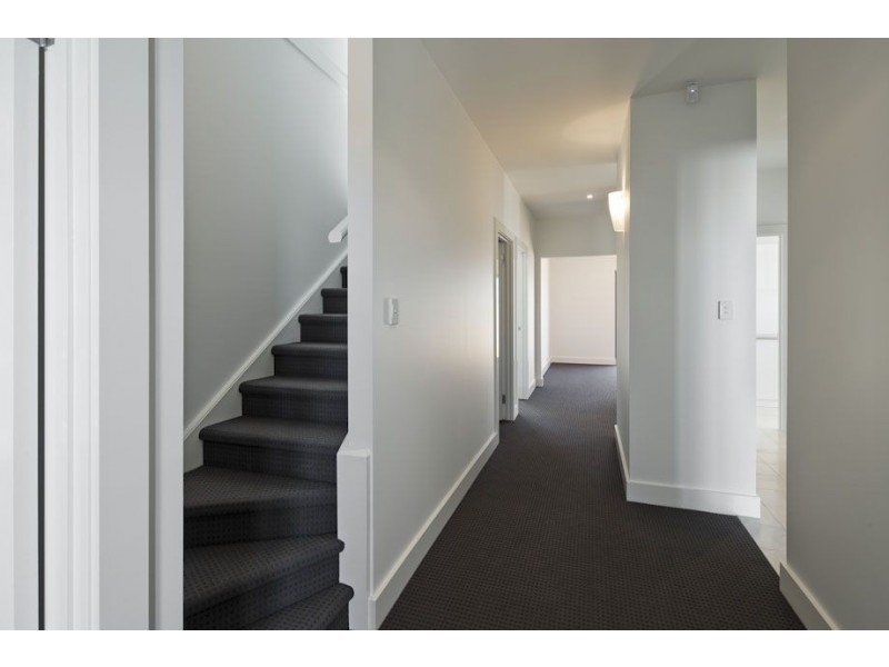 42 Seaview Road, Tennyson SA 5022