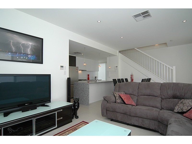 4/8 West Beach Road, West Beach SA 5024