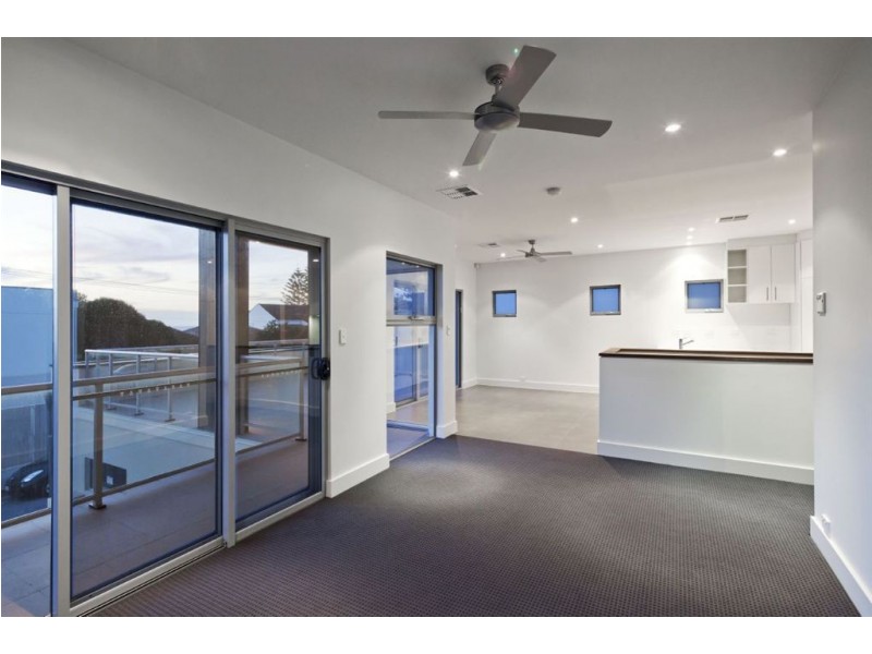 42 Seaview Road, Tennyson SA 5022