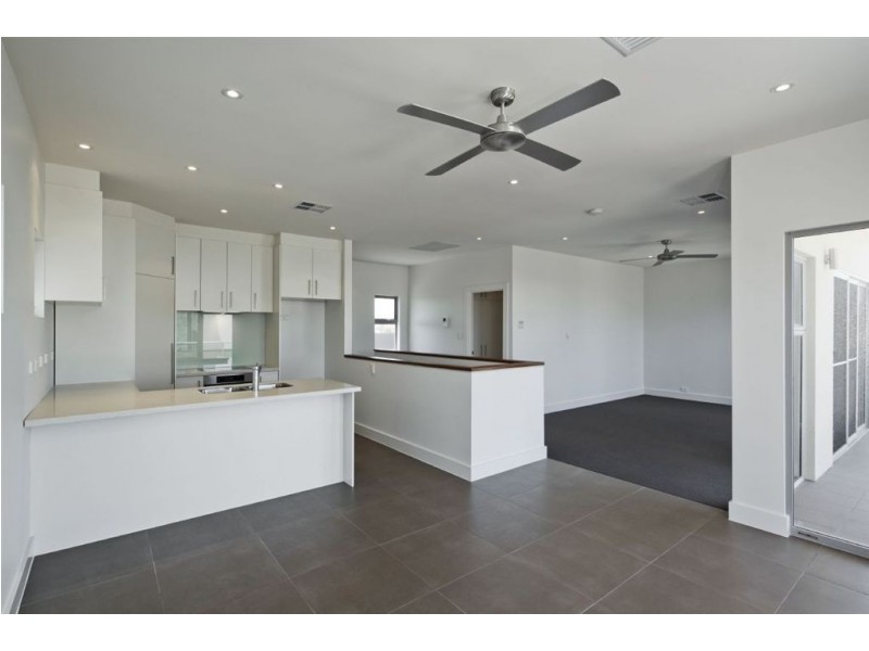 42 Seaview Road, Tennyson SA 5022