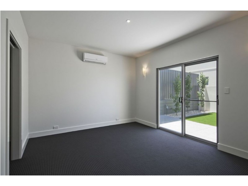 42 Seaview Road, Tennyson SA 5022