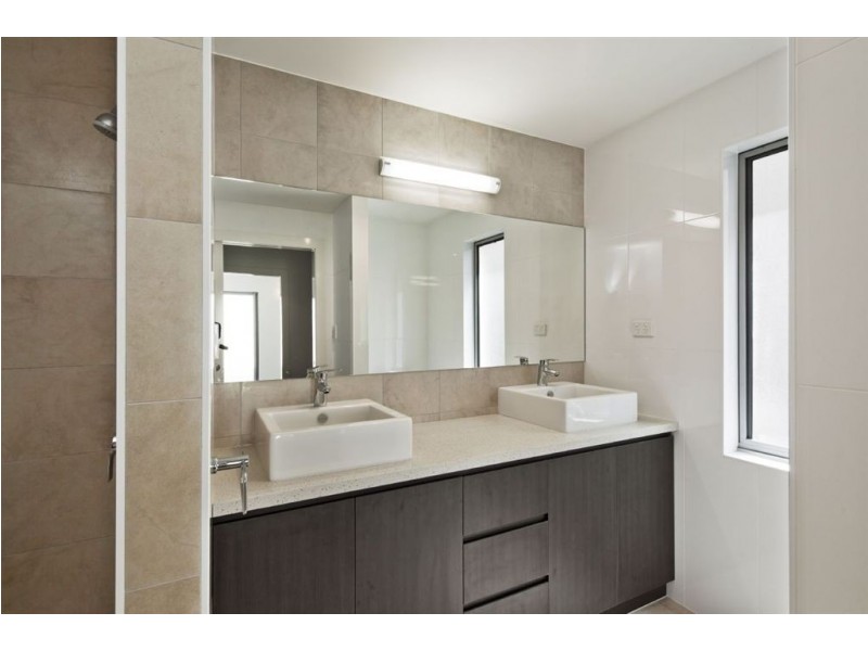 42 Seaview Road, Tennyson SA 5022