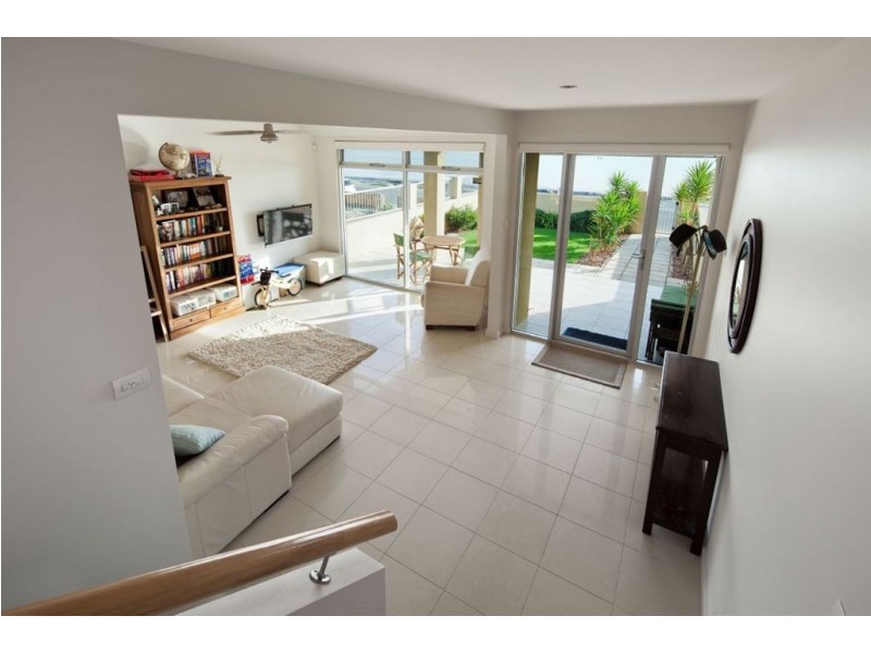 1/117 Esplanade, Henley Beach South SA 5022