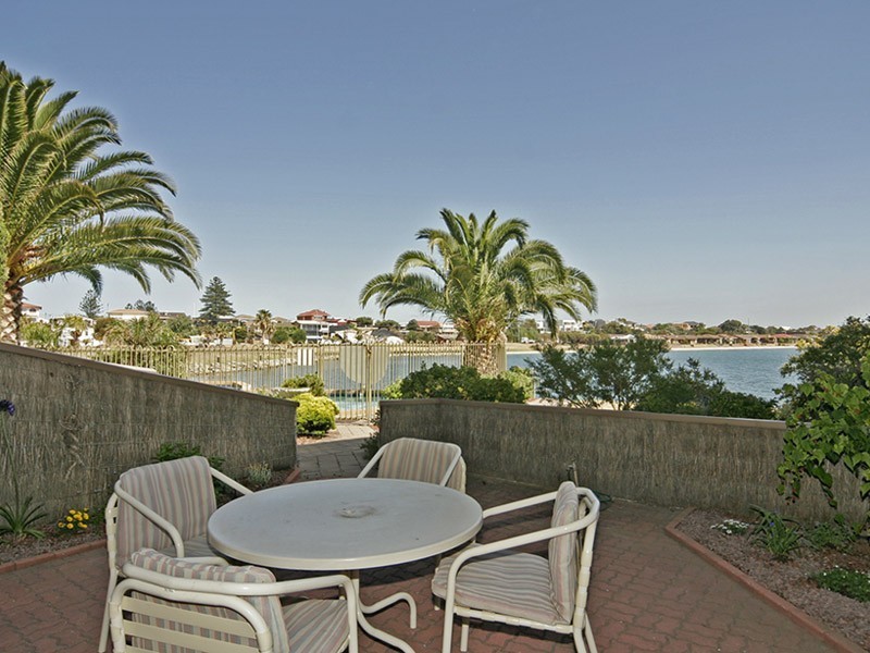 7/242 Trimmer Parade, West Lakes SA 5021