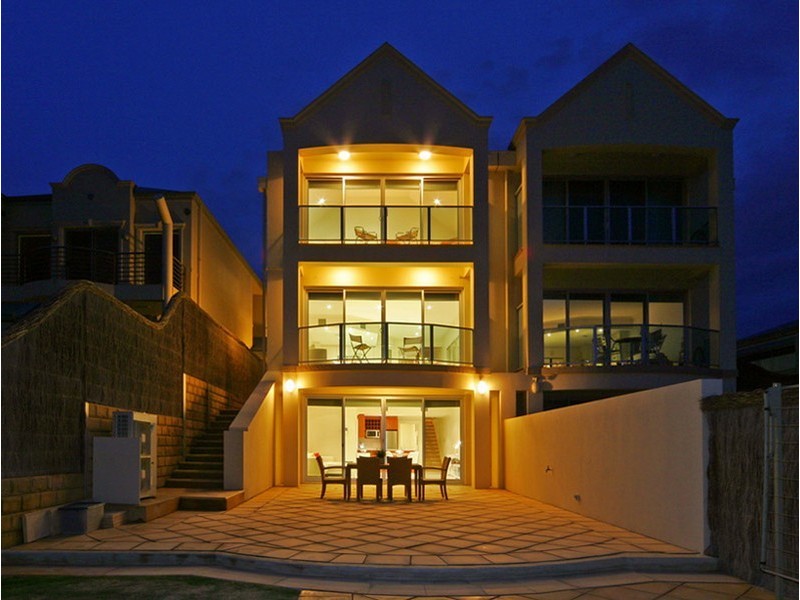 8 Bucknall Close, Tennyson SA 5022