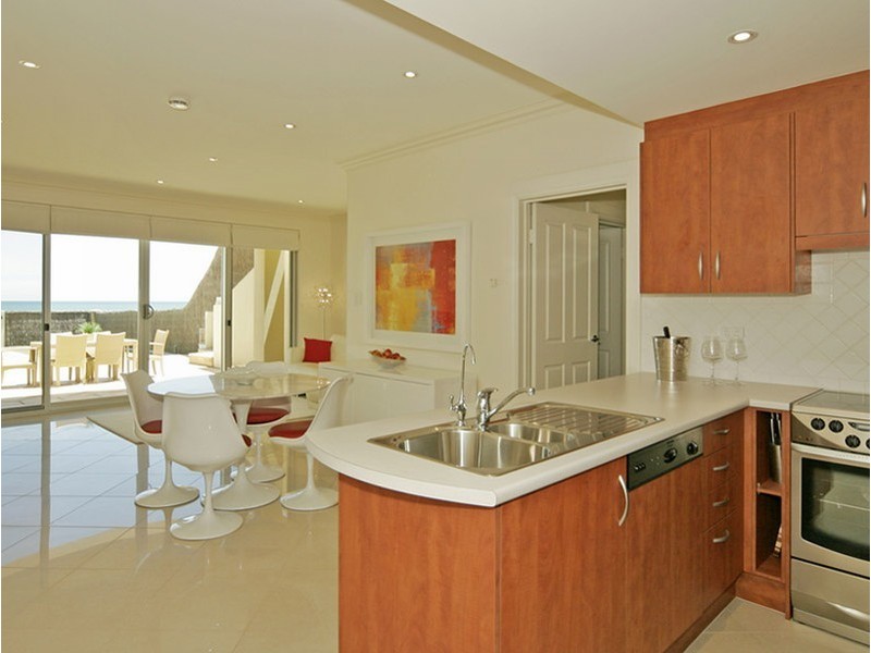 8 Bucknall Close, Tennyson SA 5022