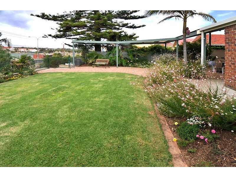 68 Seaview Road, Tennyson SA 5022