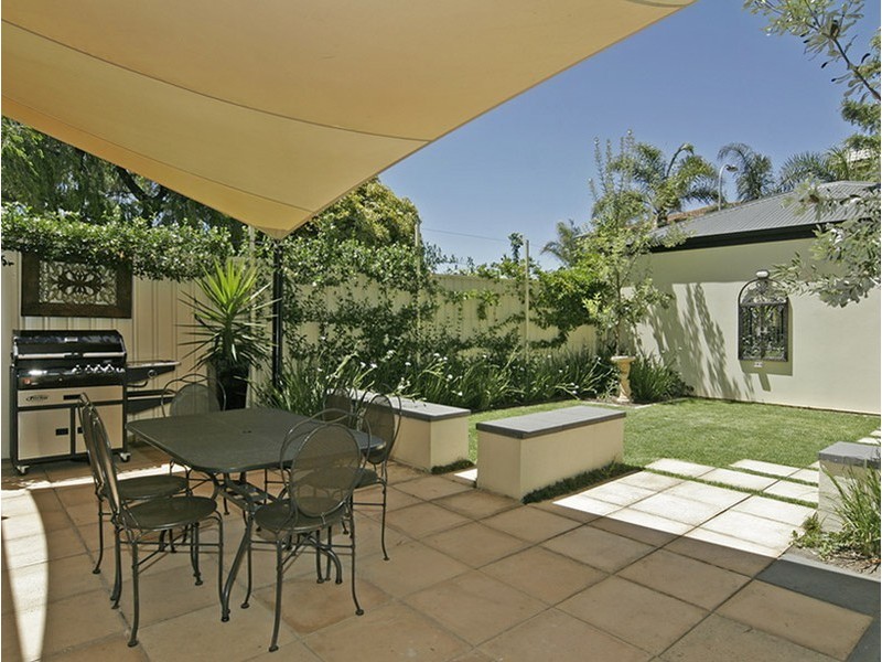 11 Jetty Street, Grange SA 5022