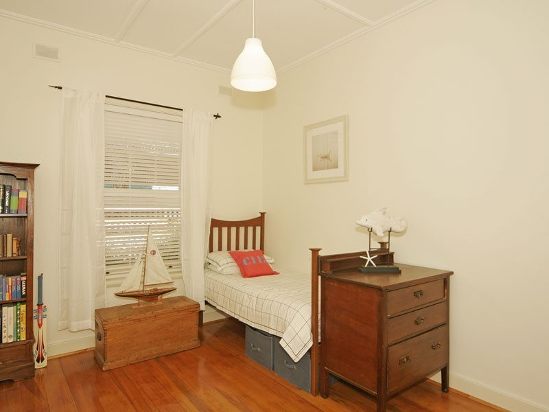 574B Seaview Road, Grange SA 5022