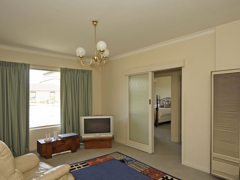 2 Holthouse Road, Fulham Gardens SA 5024