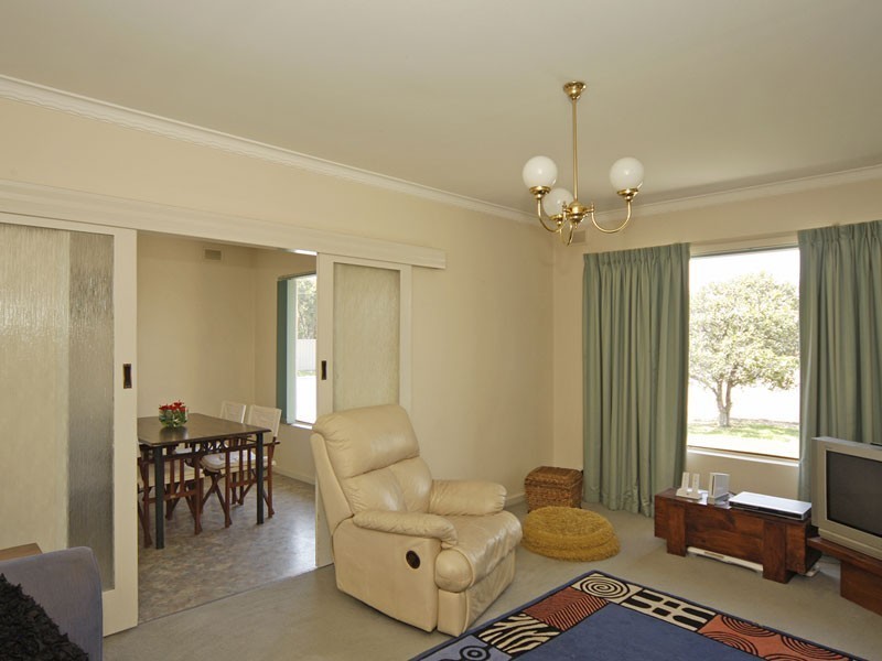 2 Holthouse Road, Fulham Gardens SA 5024