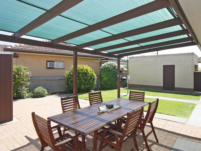 2 Holthouse Road, Fulham Gardens SA 5024