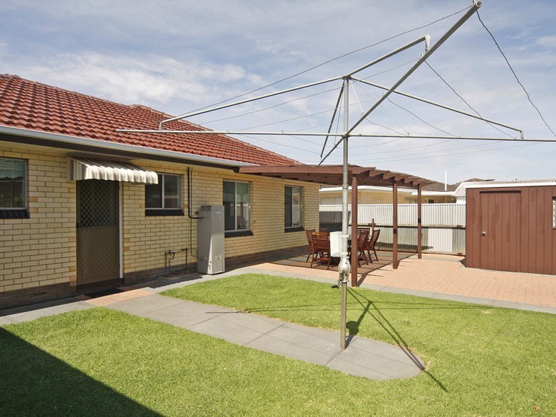 2 Holthouse Road, Fulham Gardens SA 5024