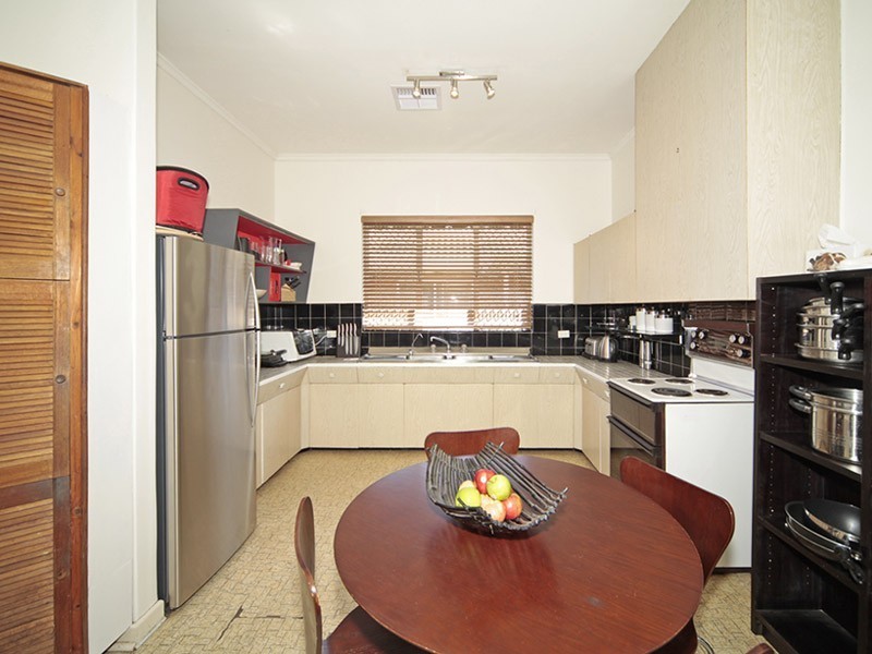 42 Mitton Avenue, Henley Beach SA 5022