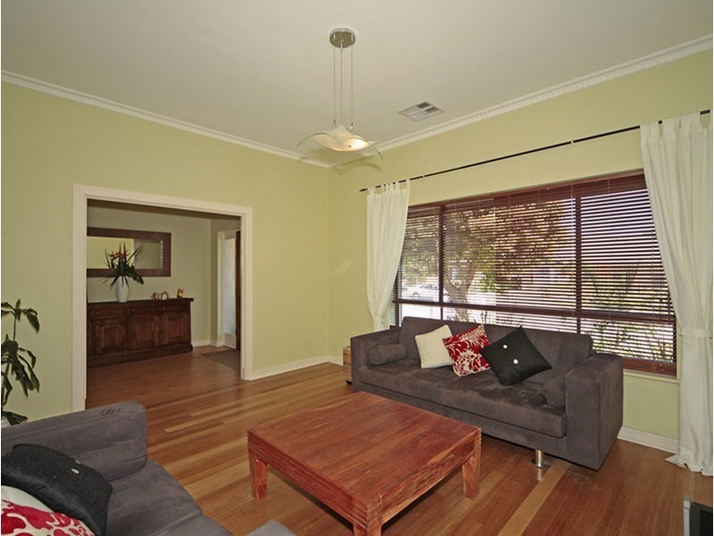 42 Mitton Avenue, Henley Beach SA 5022