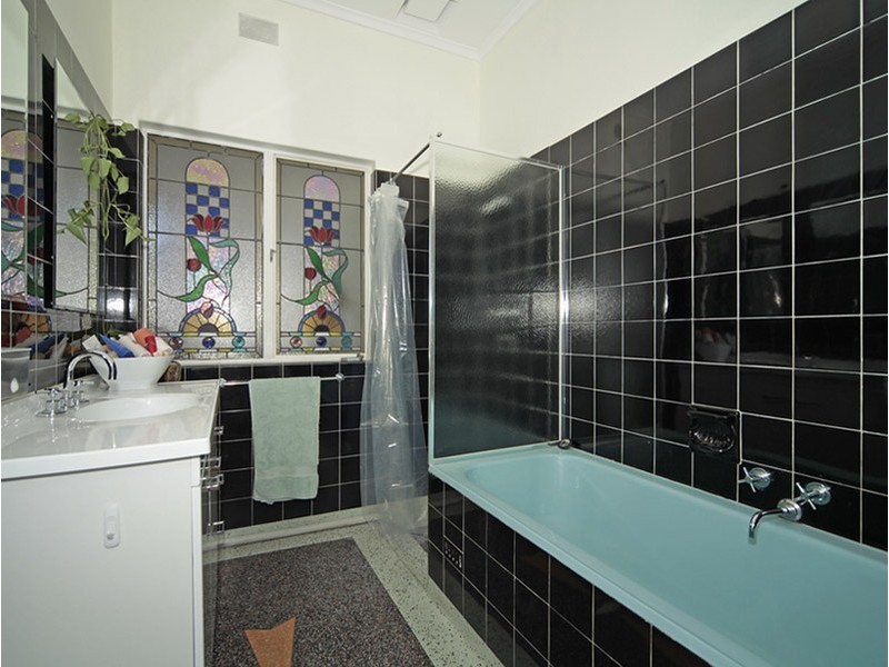 42 Mitton Avenue, Henley Beach SA 5022