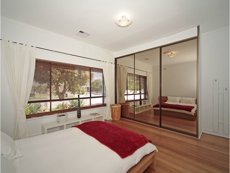 42 Mitton Avenue, Henley Beach SA 5022