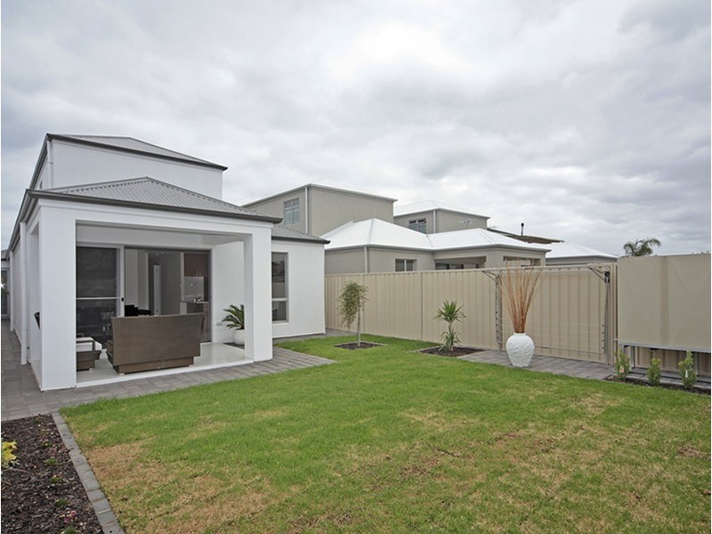 17 & 17A Prinse Street, West Beach SA 5024