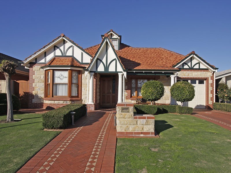 11 McEwan Avenue, Seaton SA 5023