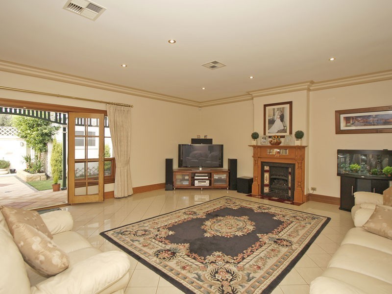 11 McEwan Avenue, Seaton SA 5023