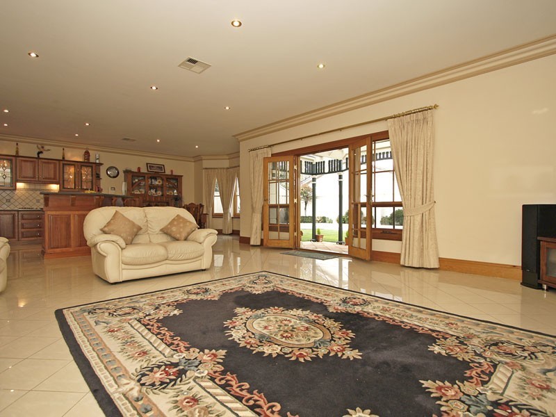 11 McEwan Avenue, Seaton SA 5023