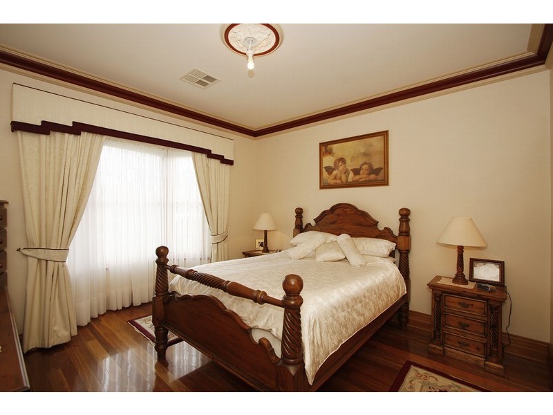 11 McEwan Avenue, Seaton SA 5023