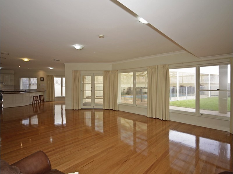 141 Seaview Road, Tennyson SA 5022