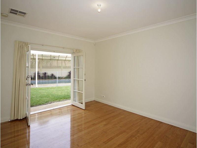 141 Seaview Road, Tennyson SA 5022